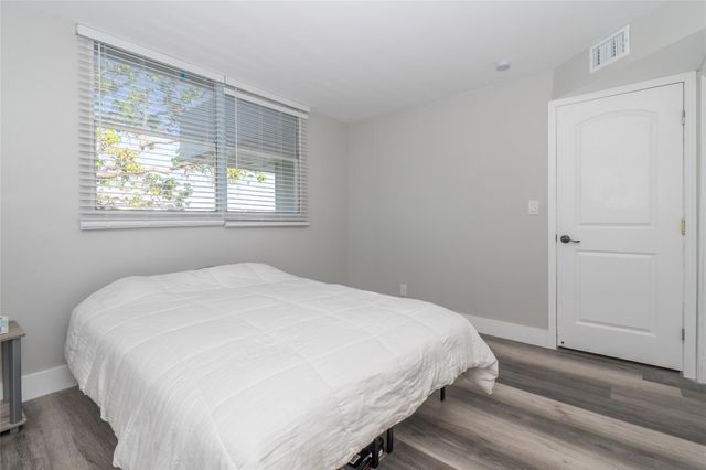 119 Royal Park Drive 4H, Oakland Park, FL 33309