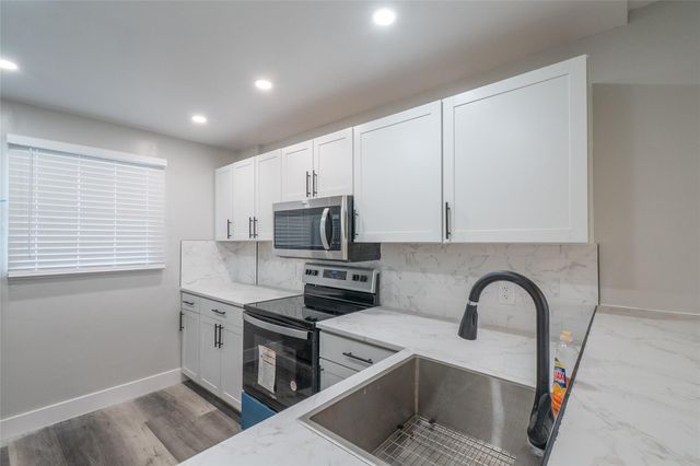 119 Royal Park Drive 4H, Oakland Park, FL 33309