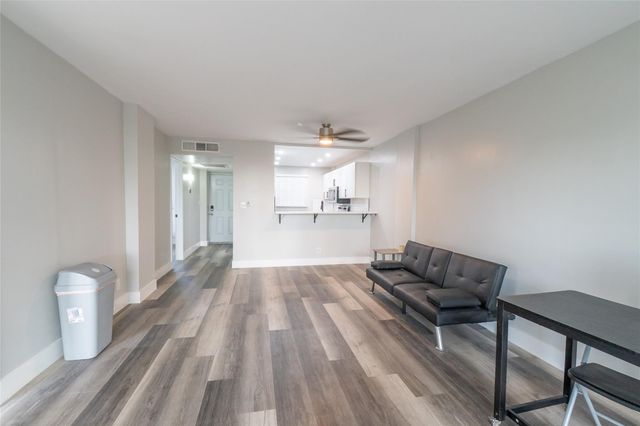 119 Royal Park Drive 4H, Oakland Park, FL 33309