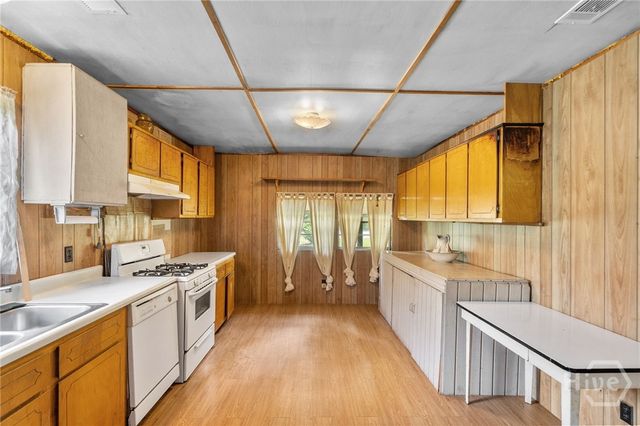 717 Noel C Conaway Road, Guyton, GA 31312