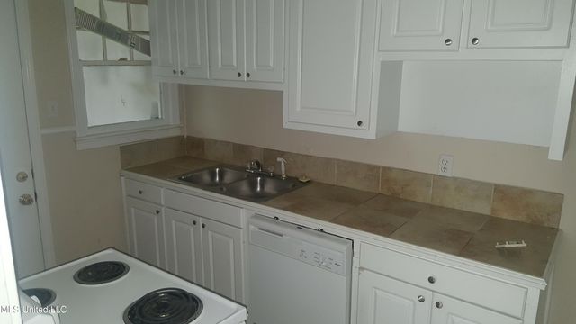 327 Decelle Street, A, Jackson, MS 39216