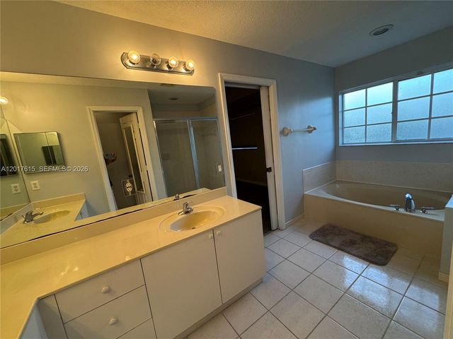 8872 SW 208th Ter, Cutler Bay, FL 33189