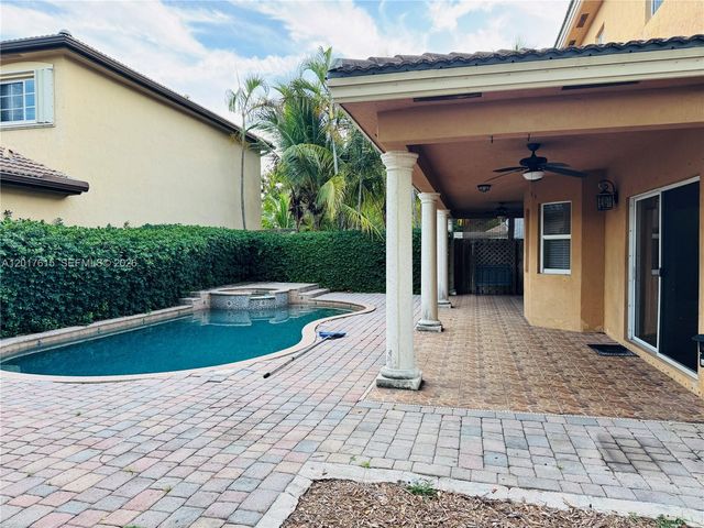 8872 SW 208th Ter, Cutler Bay, FL 33189