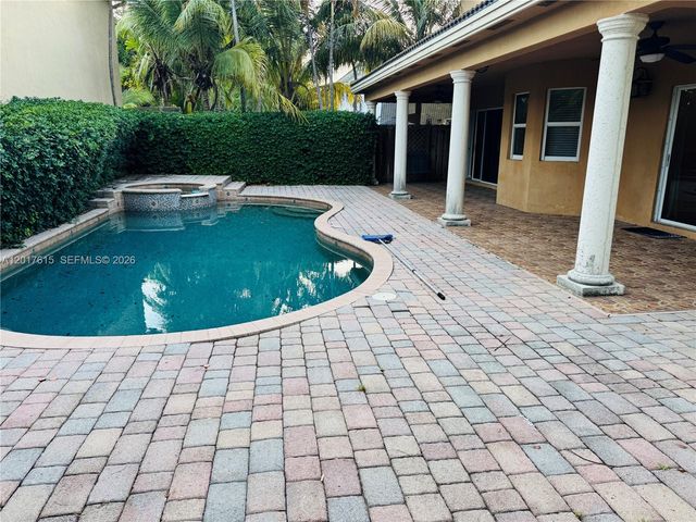 8872 SW 208th Ter, Cutler Bay, FL 33189