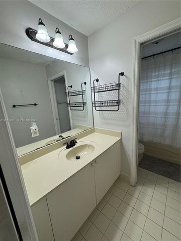 8872 SW 208th Ter, Cutler Bay, FL 33189