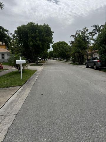 8872 SW 208th Ter, Cutler Bay, FL 33189