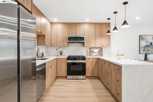 3044 San Andreas Dr, Union City, CA 94587