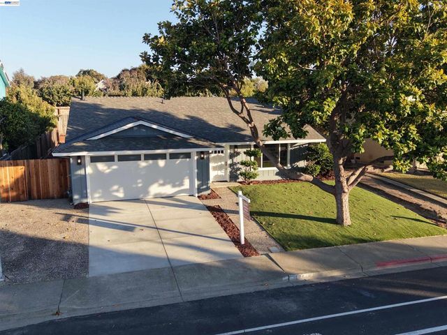 3044 San Andreas Dr, Union City, CA 94587