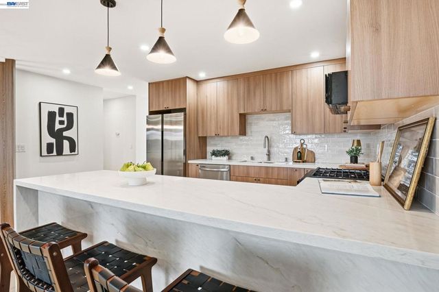 3044 San Andreas Dr, Union City, CA 94587