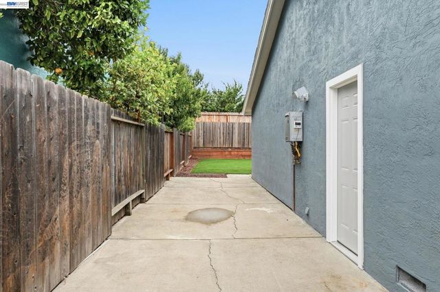 3044 San Andreas Dr, Union City, CA 94587
