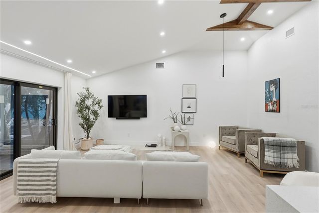 2846 PINELLAS POINT DRIVE S, St Petersburg, FL 33712