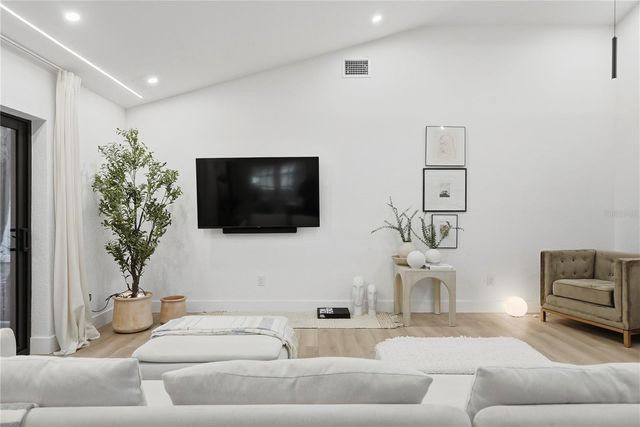 2846 PINELLAS POINT DRIVE S, St Petersburg, FL 33712