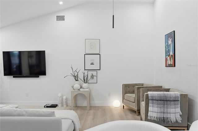 2846 PINELLAS POINT DRIVE S, St Petersburg, FL 33712