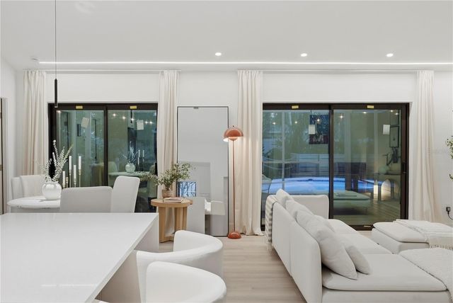 2846 PINELLAS POINT DRIVE S, St Petersburg, FL 33712