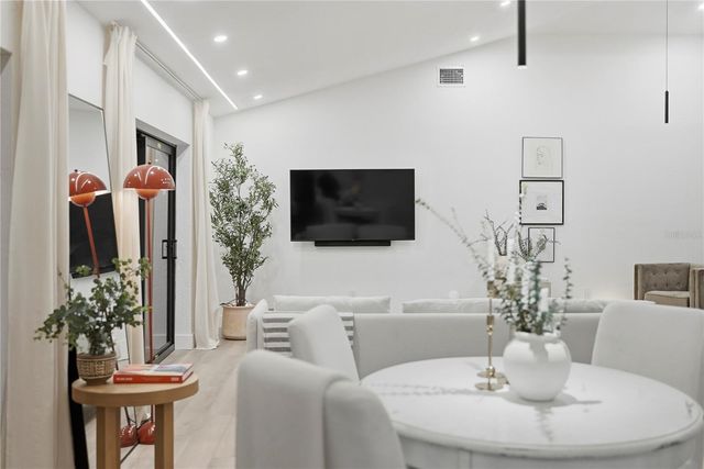 2846 PINELLAS POINT DRIVE S, St Petersburg, FL 33712