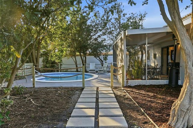 2846 PINELLAS POINT DRIVE S, St Petersburg, FL 33712