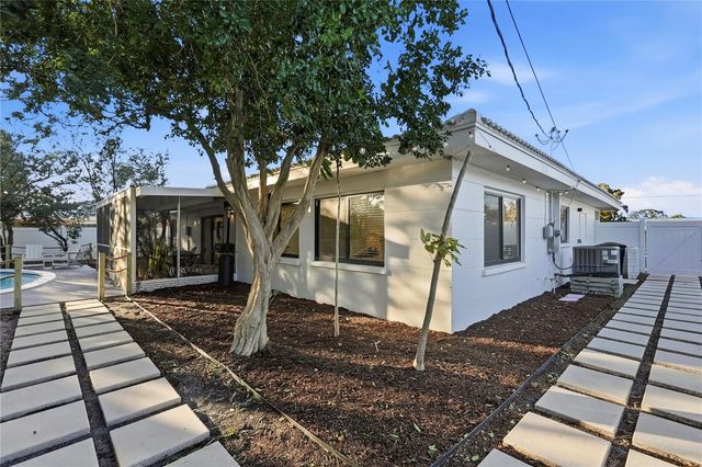 2846 PINELLAS POINT DRIVE S, St Petersburg, FL 33712