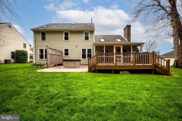 8 SHENANDOAH DRIVE, Newark, DE 19711