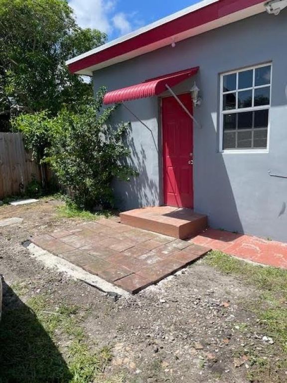 1628 Mckinley St, Hollywood, FL 33020