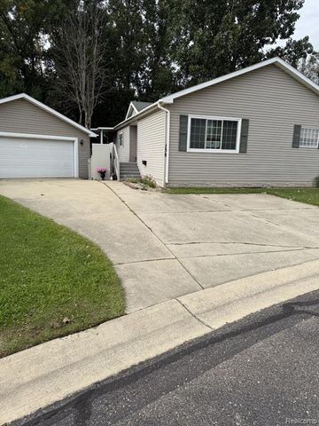 138 Ashley Circle, Swartz Creek, MI 48473