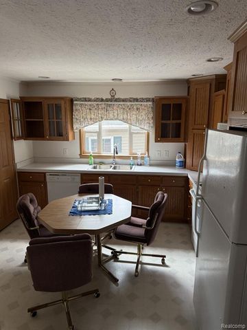 138 Ashley Circle, Swartz Creek, MI 48473