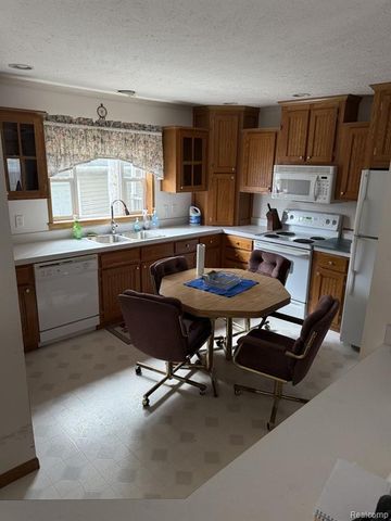 138 Ashley Circle, Swartz Creek, MI 48473