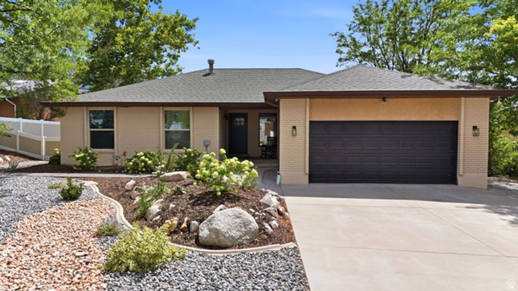 2050 E GYRFALCON DR, Sandy, UT 84092 — photo 2