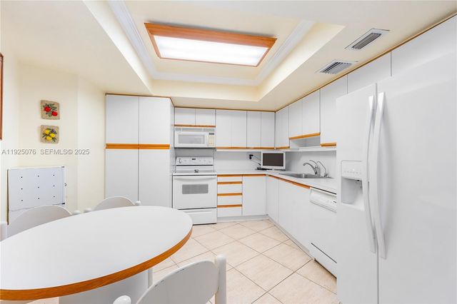 3180 S Ocean Dr 1012, Hallandale Beach, FL 33009