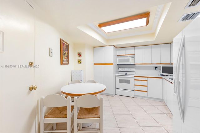 3180 S Ocean Dr 1012, Hallandale Beach, FL 33009