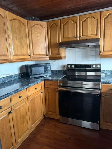 200 S Waterway Dr S 303, Lantana, FL 33462