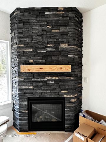 7824 E Autry Ln, Athol, ID 83801