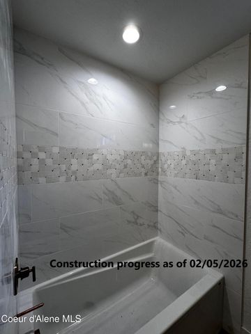 7824 E Autry Ln, Athol, ID 83801