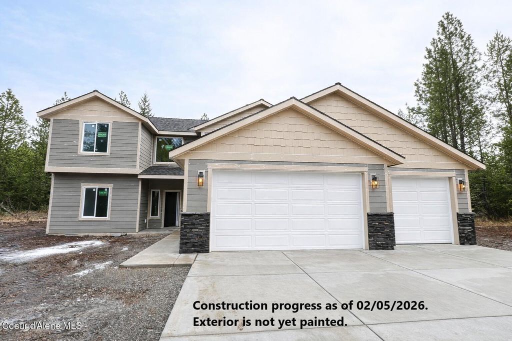 7824 E Autry Ln, Athol, ID 83801