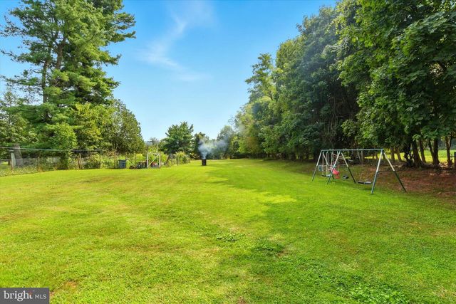 1024 E LISBURN ROAD, Mechanicsburg, PA 17055