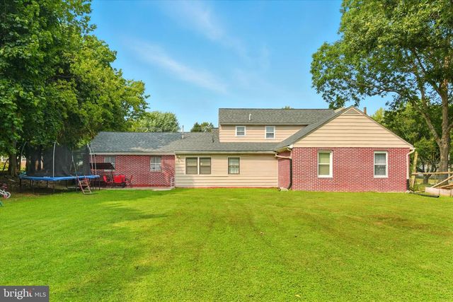 1024 E LISBURN ROAD, Mechanicsburg, PA 17055