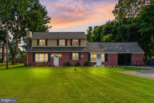 1024 E LISBURN ROAD, Mechanicsburg, PA 17055