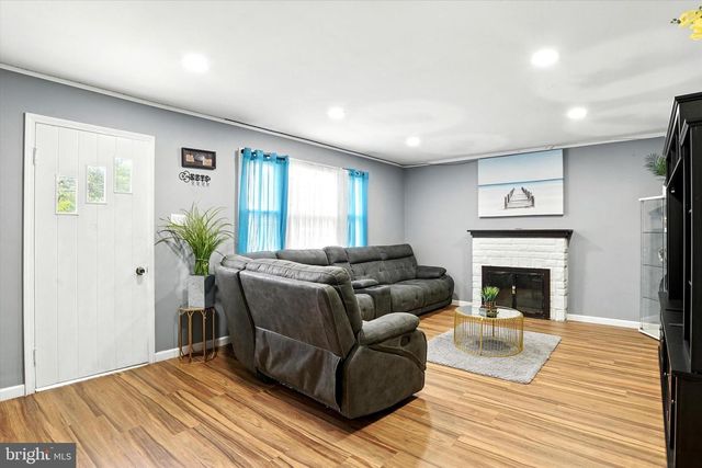 1024 E LISBURN ROAD, Mechanicsburg, PA 17055