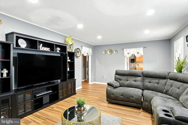 1024 E LISBURN ROAD, Mechanicsburg, PA 17055