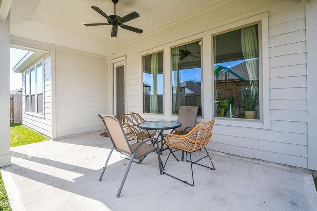 7530 Coral Lake Drive, Cypress, TX 77433