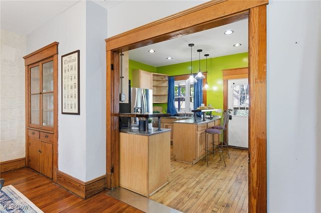 2568 W 10th Street, Cleveland, OH 44113