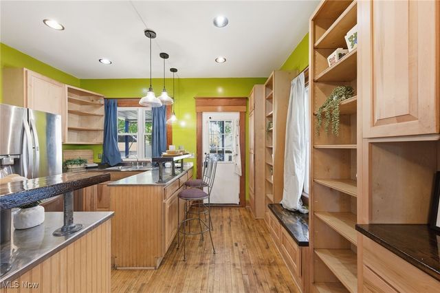 2568 W 10th Street, Cleveland, OH 44113