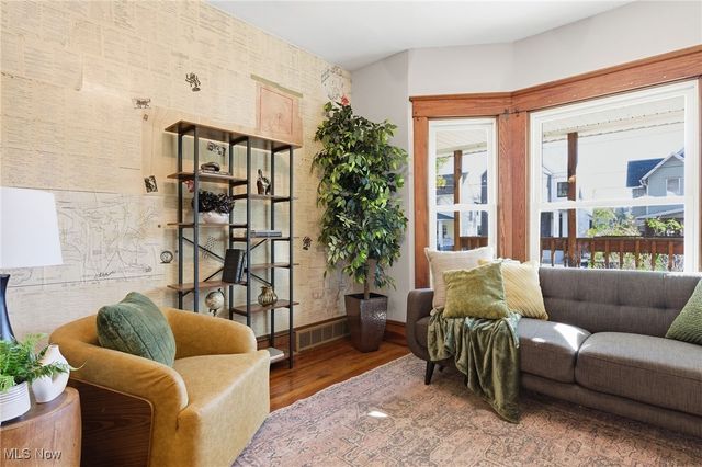 2568 W 10th Street, Cleveland, OH 44113