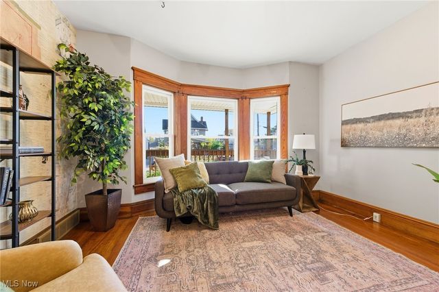 2568 W 10th Street, Cleveland, OH 44113