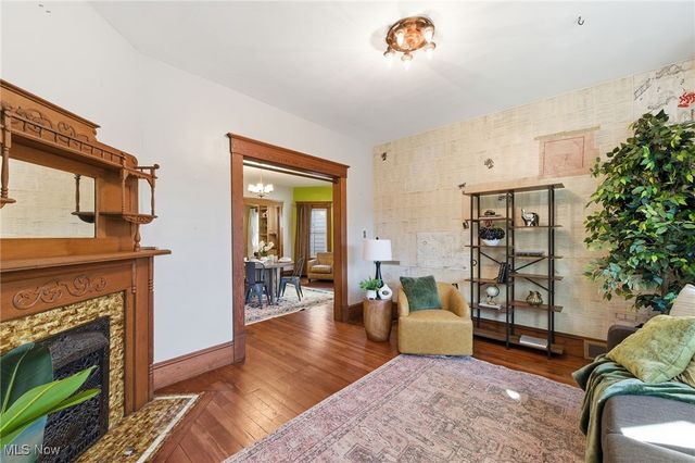 2568 W 10th Street, Cleveland, OH 44113