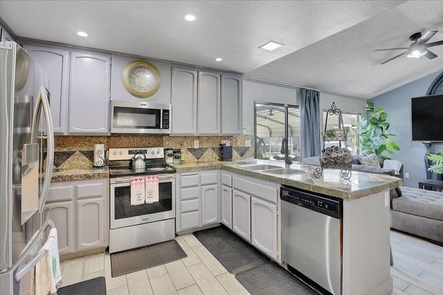 8346 Floxtree Ct, Sacramento, CA 95828