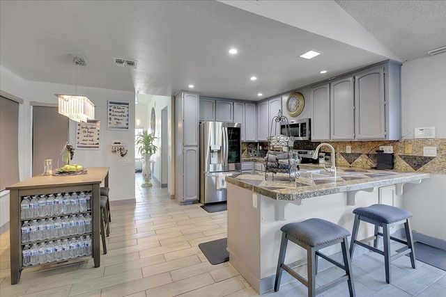 8346 Floxtree Ct, Sacramento, CA 95828