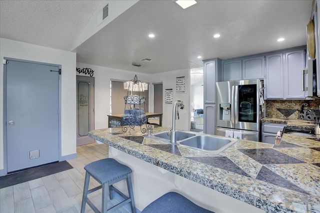 8346 Floxtree Ct, Sacramento, CA 95828