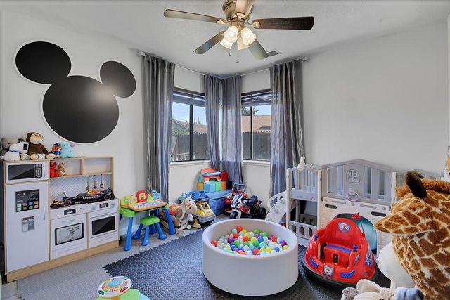 8346 Floxtree Ct, Sacramento, CA 95828