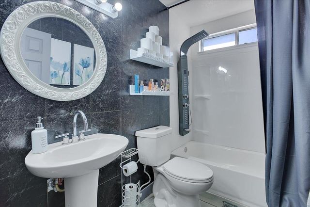 8346 Floxtree Ct, Sacramento, CA 95828