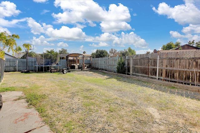 8346 Floxtree Ct, Sacramento, CA 95828